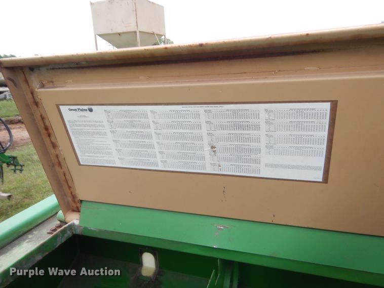 image for item IP9890 Great Plains Solid Stand 13  grain drill