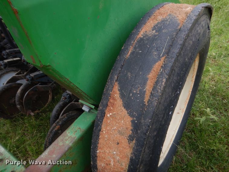 image for item IP9890 Great Plains Solid Stand 13  grain drill