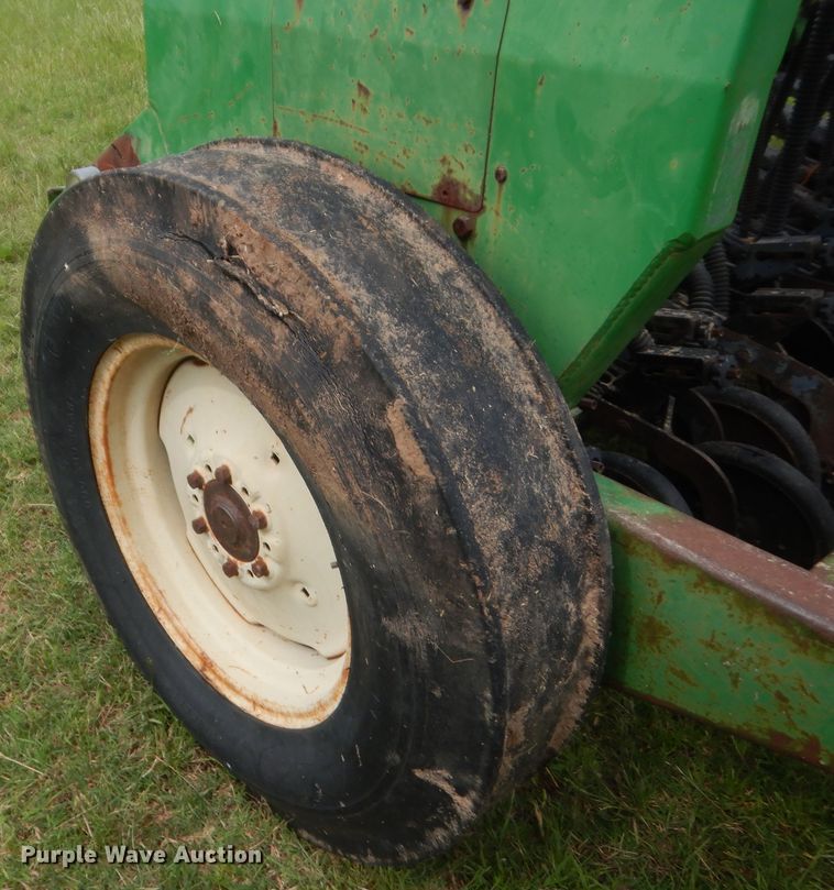 image for item IP9890 Great Plains Solid Stand 13  grain drill