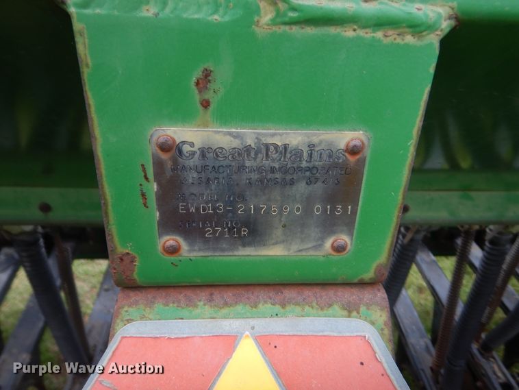 image for item IP9890 Great Plains Solid Stand 13  grain drill