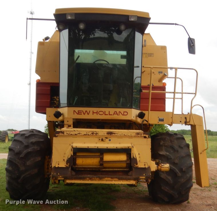 image for item IP9891 1986 New Holland TR86  RWA combine