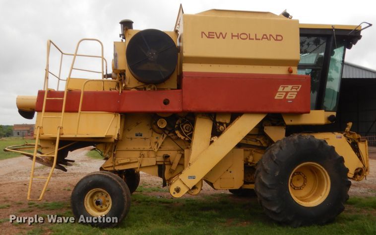 image for item IP9891 1986 New Holland TR86  RWA combine