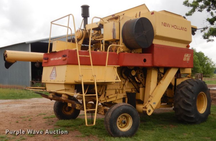 image for item IP9891 1986 New Holland TR86  RWA combine