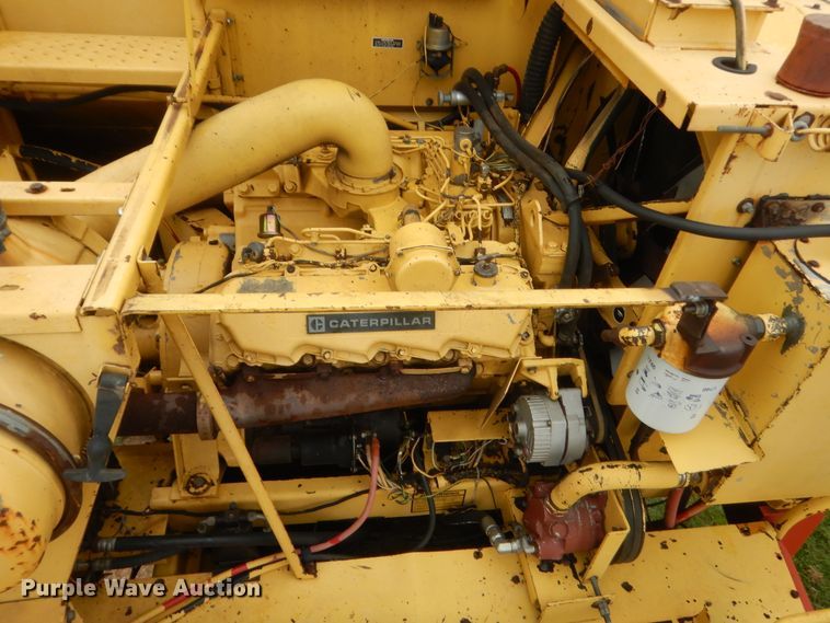 image for item IP9891 1986 New Holland TR86  RWA combine