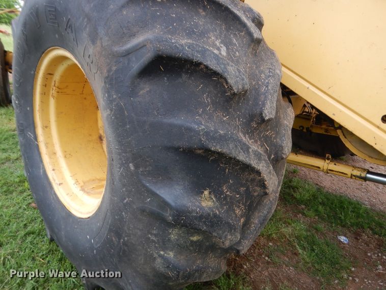 image for item IP9891 1986 New Holland TR86  RWA combine