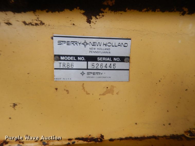 image for item IP9891 1986 New Holland TR86  RWA combine