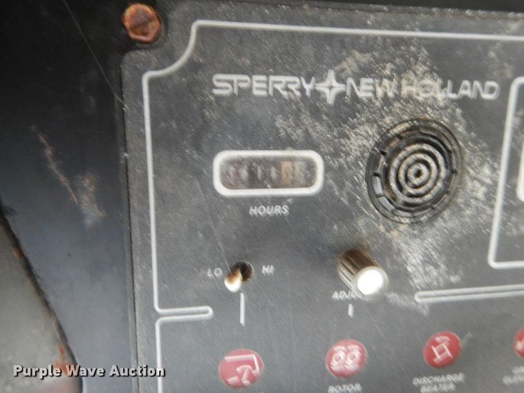 image for item IP9896 1982 New Holland TR85  combine