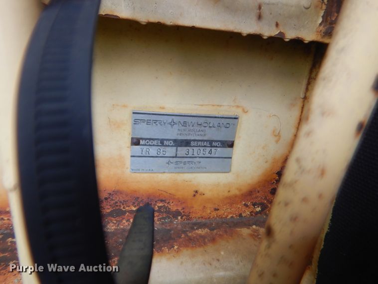 image for item IP9896 1982 New Holland TR85  combine