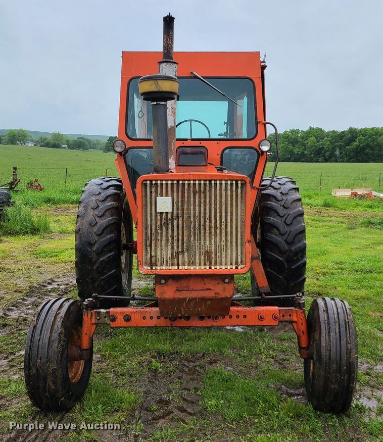 image for item IQ9181 Allis Chalmers 200  tractor