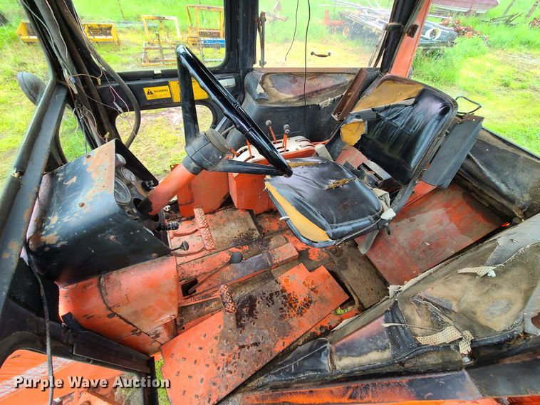 image for item IQ9181 Allis Chalmers 200  tractor
