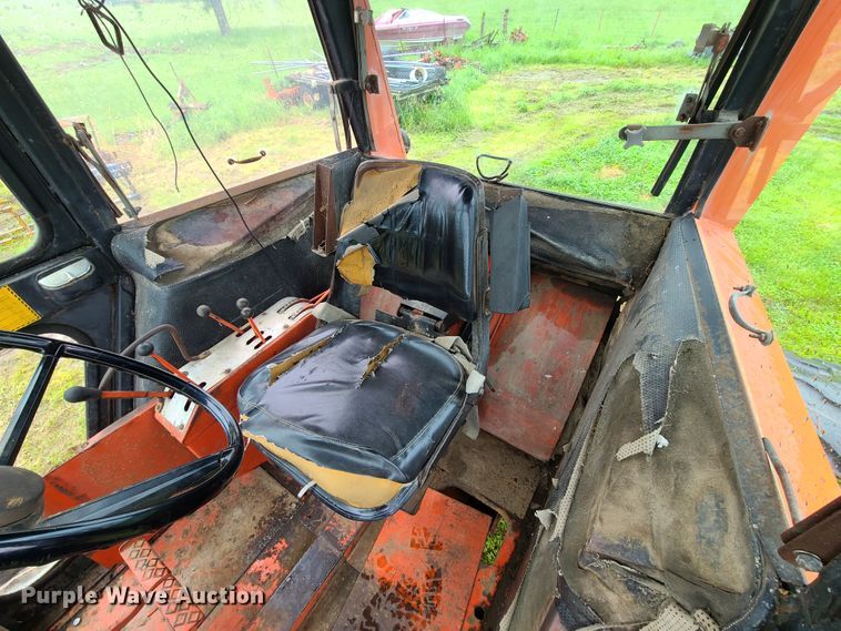 image for item IQ9181 Allis Chalmers 200  tractor