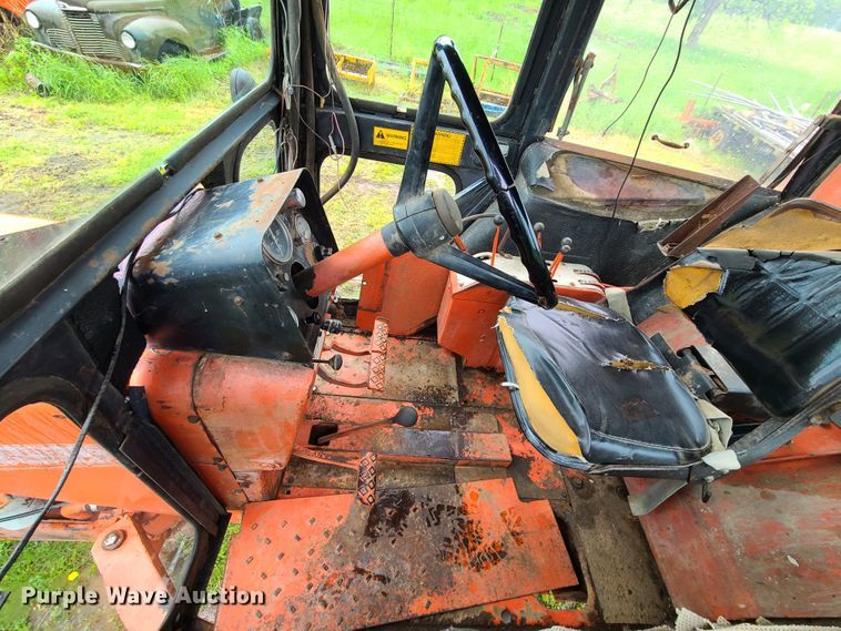 image for item IQ9181 Allis Chalmers 200  tractor