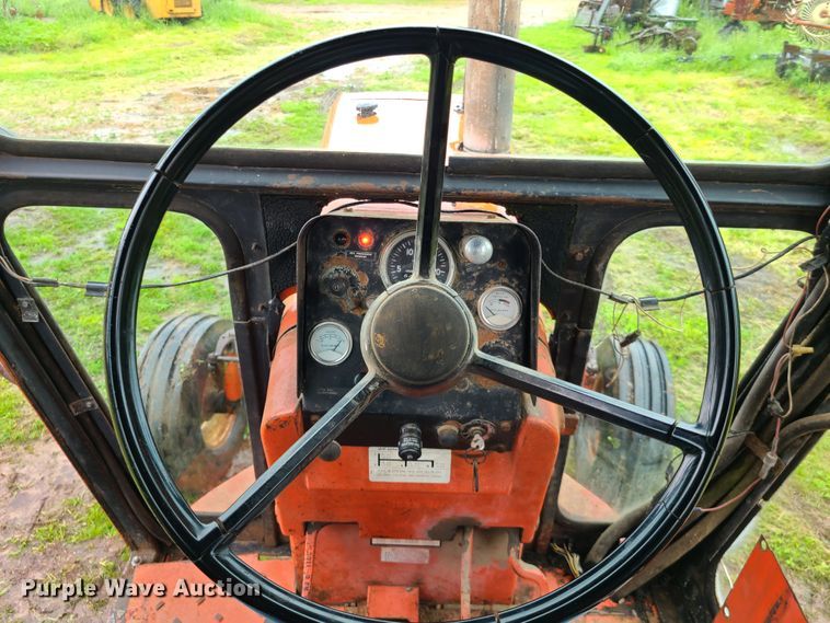 image for item IQ9181 Allis Chalmers 200  tractor