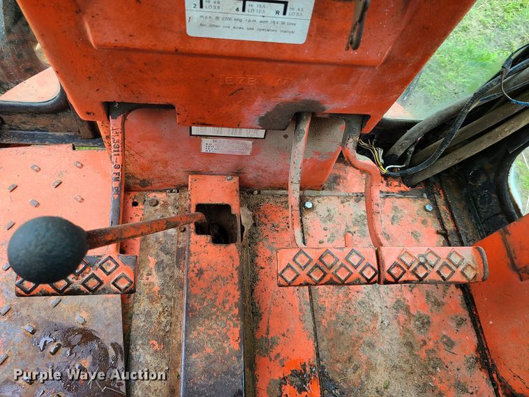 image for item IQ9181 Allis Chalmers 200  tractor