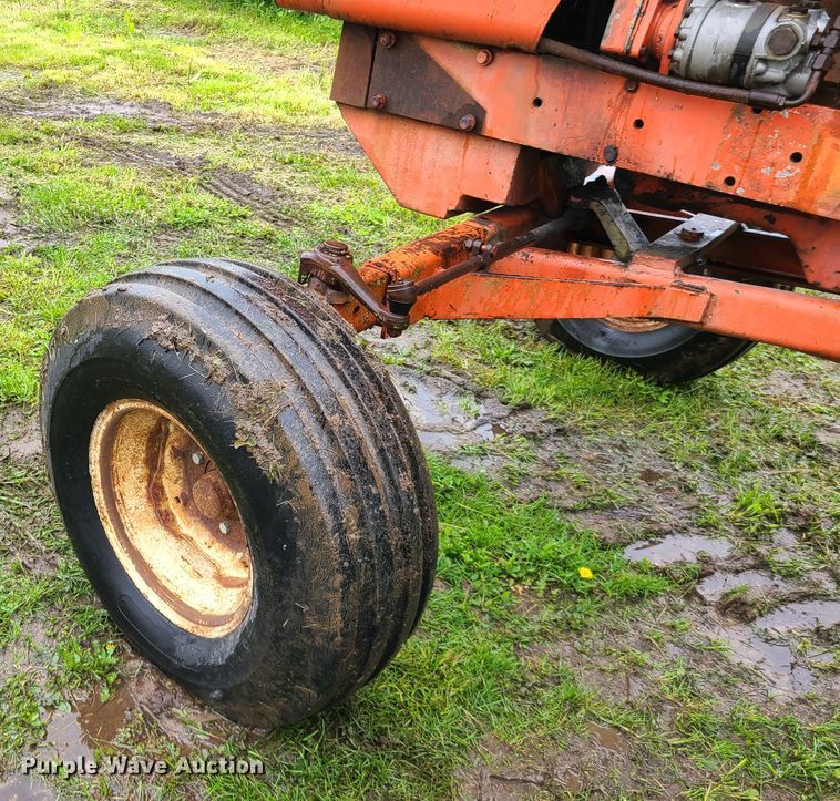 image for item IQ9181 Allis Chalmers 200  tractor