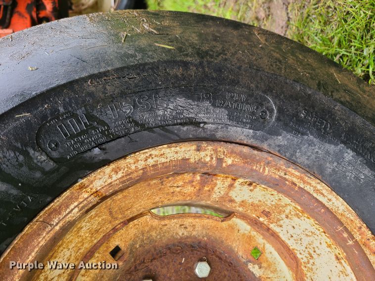 image for item IQ9181 Allis Chalmers 200  tractor