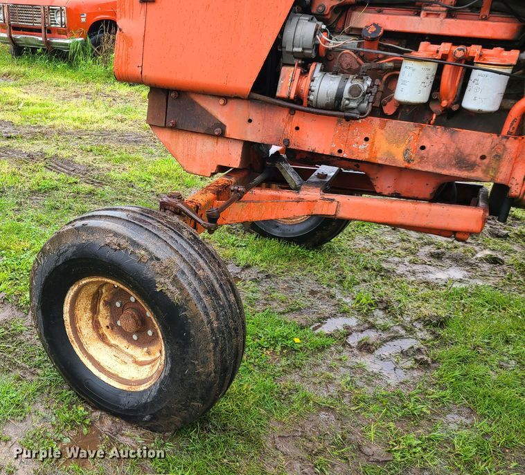 image for item IQ9181 Allis Chalmers 200  tractor