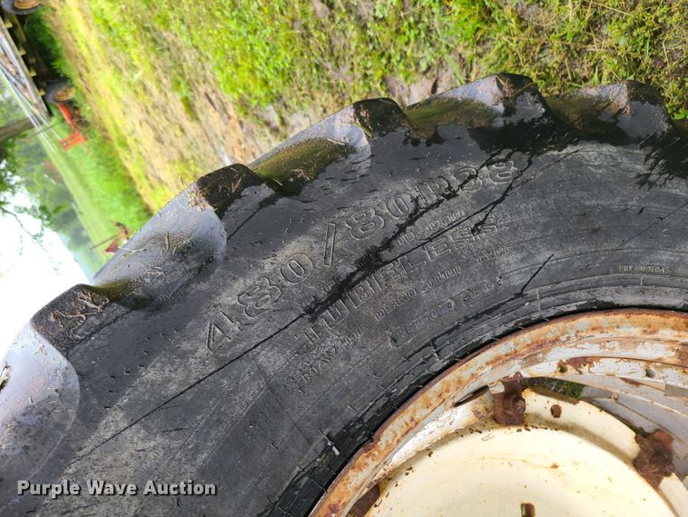 image for item IQ9181 Allis Chalmers 200  tractor