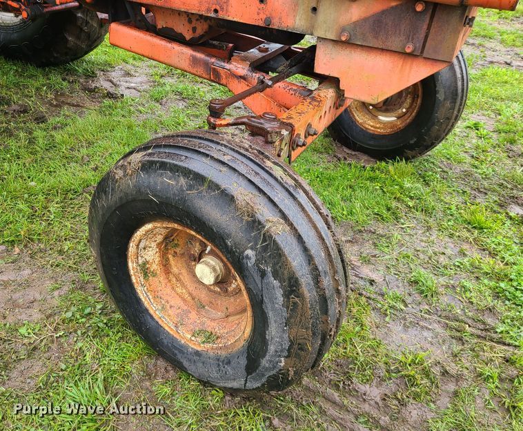 image for item IQ9181 Allis Chalmers 200  tractor