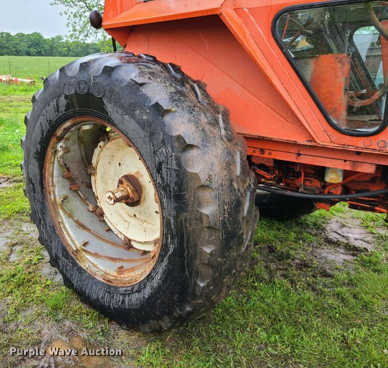 image for item IQ9181 Allis Chalmers 200  tractor