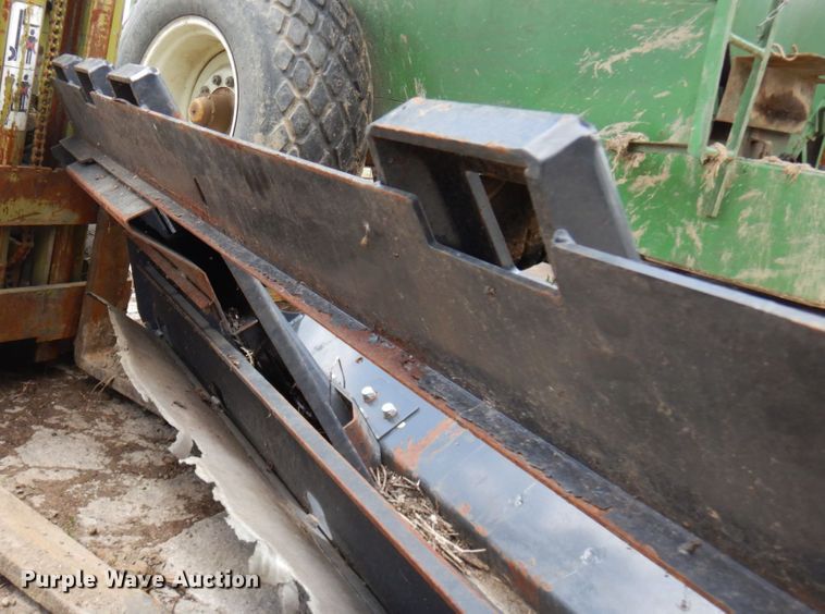 image for item IT9385 Drago corn head adaptor