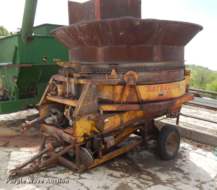 image for item IT9387 HayBuster H1000  bale processor