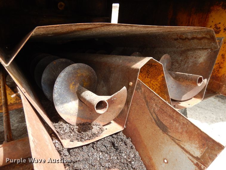 image for item IT9387 HayBuster H1000  bale processor