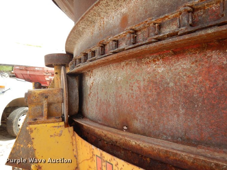 image for item IT9387 HayBuster H1000  bale processor