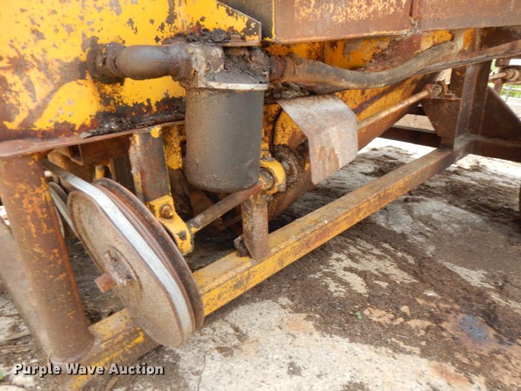 image for item IT9387 HayBuster H1000  bale processor