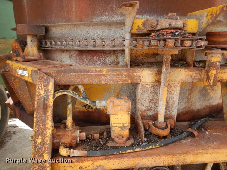 image for item IT9387 HayBuster H1000  bale processor