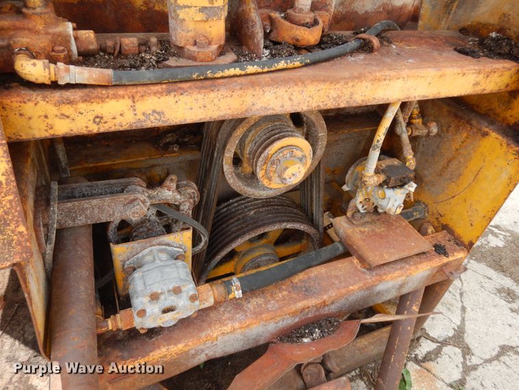 image for item IT9387 HayBuster H1000  bale processor