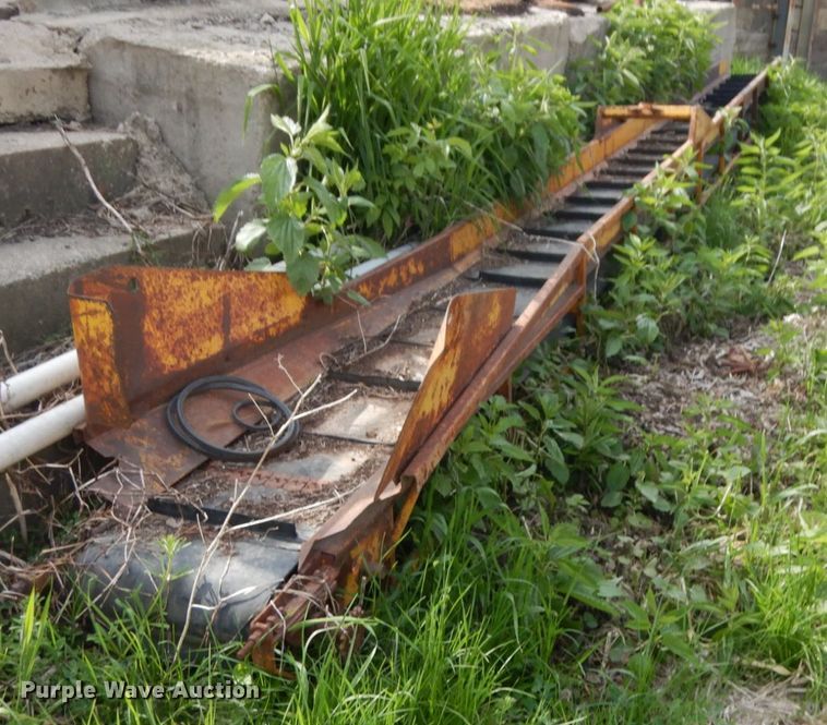 image for item IT9387 HayBuster H1000  bale processor