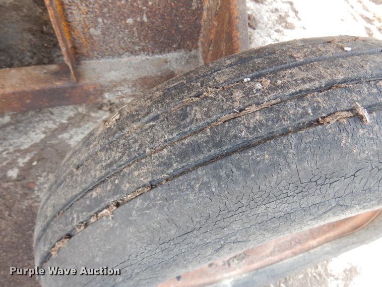 image for item IT9387 HayBuster H1000  bale processor