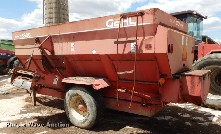 image for item IT9388 Gehl MF8500  feed ginder/mixer