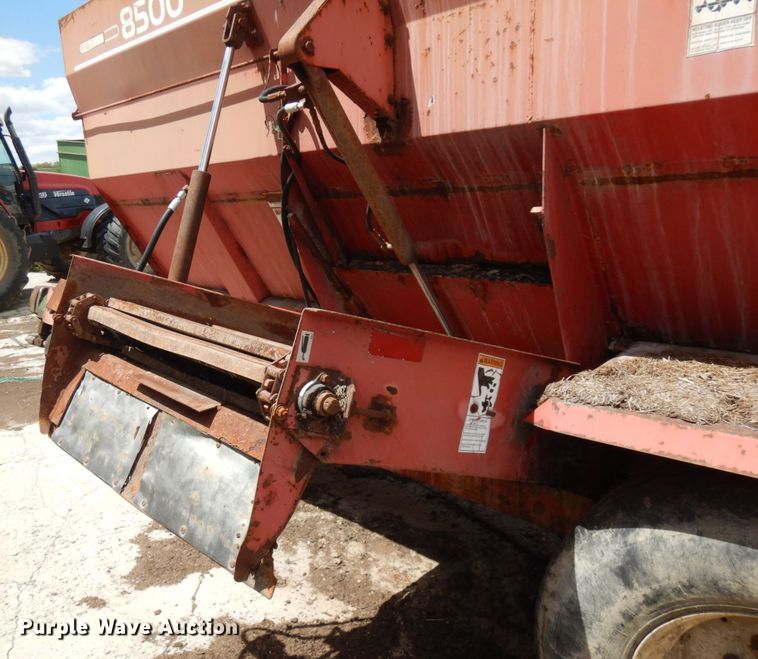 image for item IT9388 Gehl MF8500  feed ginder/mixer