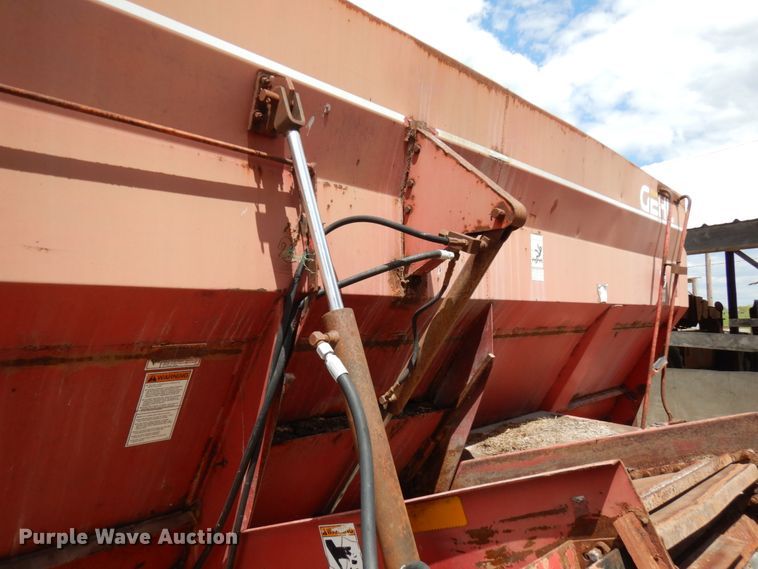 image for item IT9388 Gehl MF8500  feed ginder/mixer