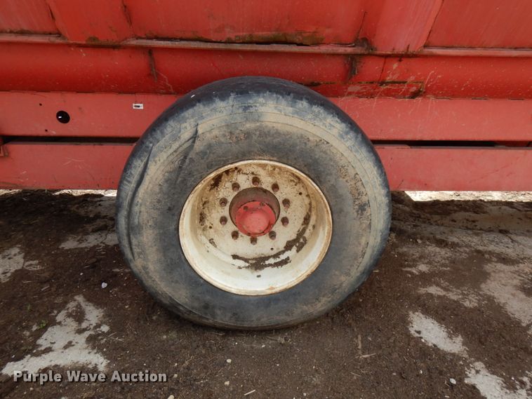 image for item IT9388 Gehl MF8500  feed ginder/mixer