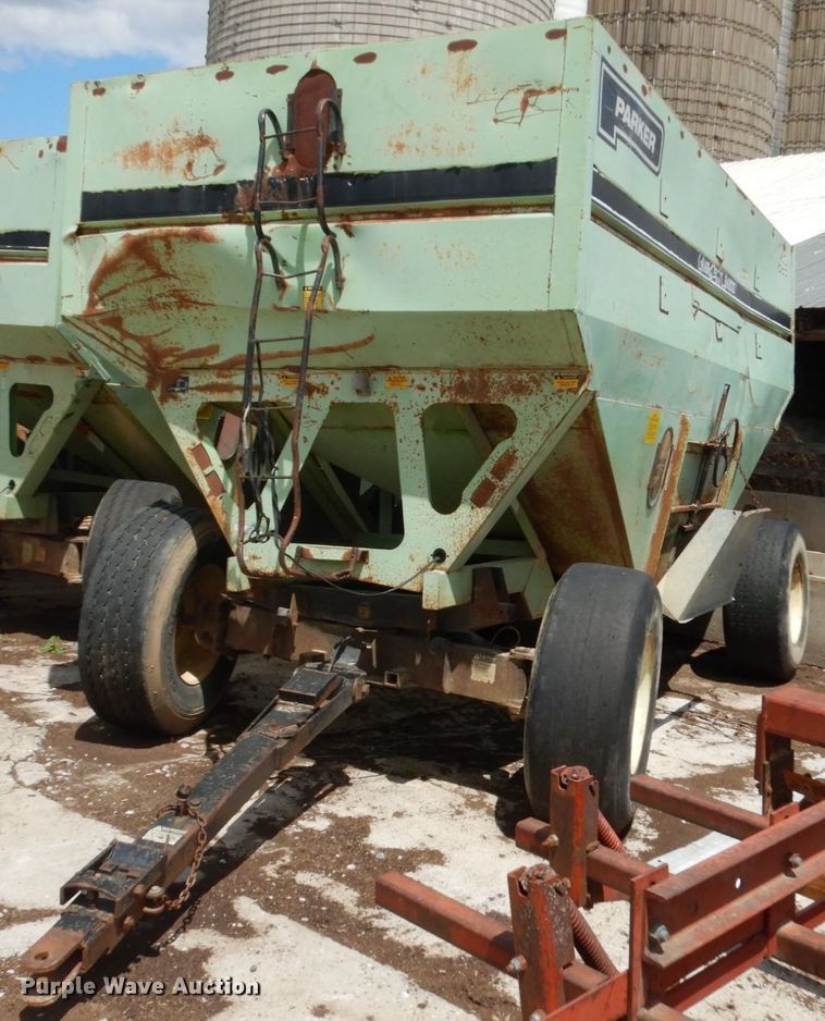 image for item IT9391 Parker 625  gravity wagon