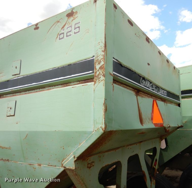 image for item IT9391 Parker 625  gravity wagon