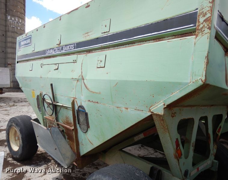 image for item IT9391 Parker 625  gravity wagon