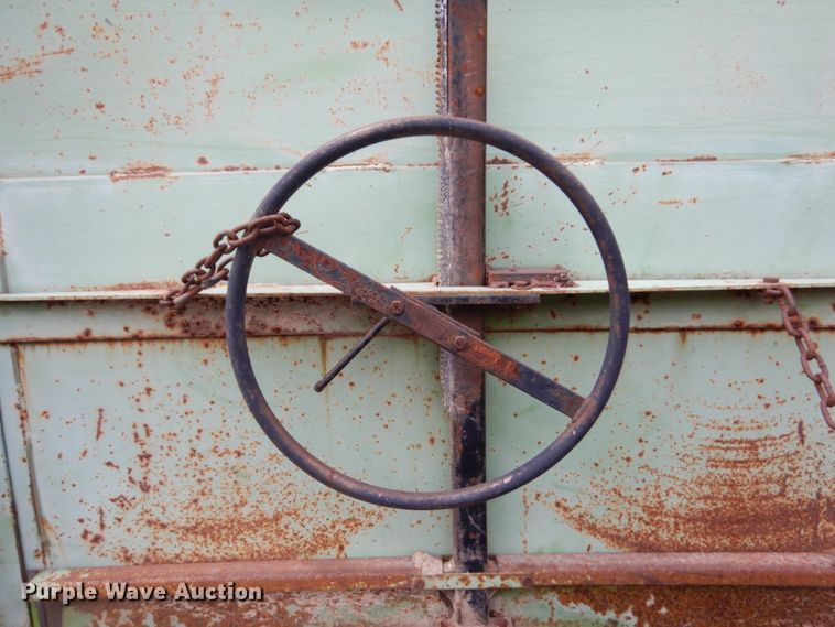 image for item IT9391 Parker 625  gravity wagon