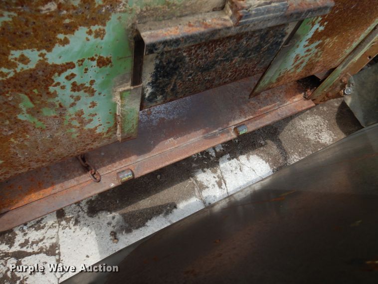 image for item IT9391 Parker 625  gravity wagon