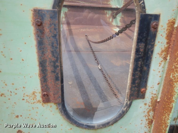 image for item IT9391 Parker 625  gravity wagon