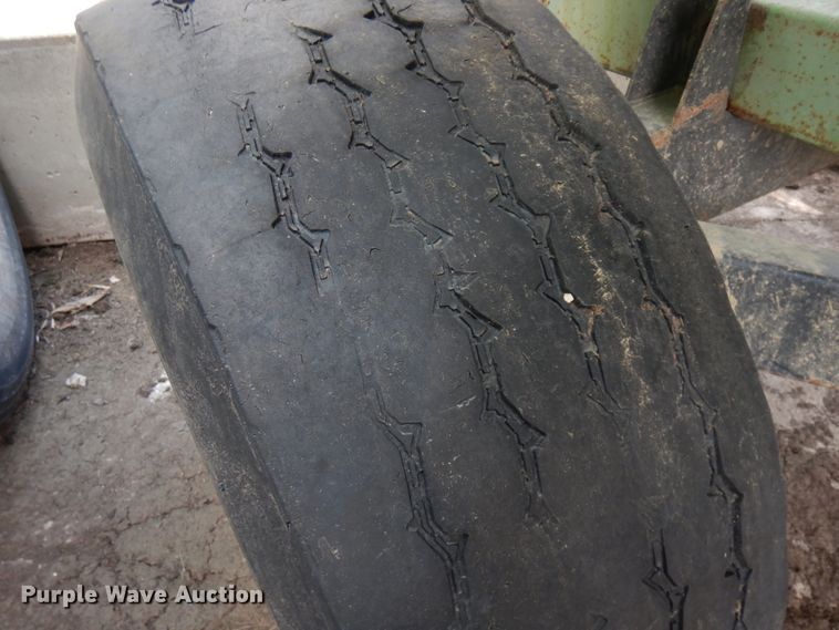 image for item IT9391 Parker 625  gravity wagon