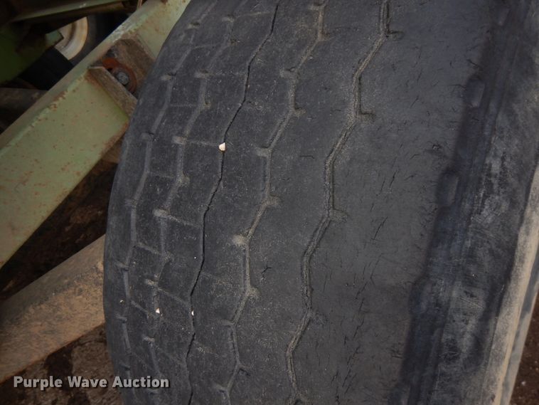 image for item IT9391 Parker 625  gravity wagon