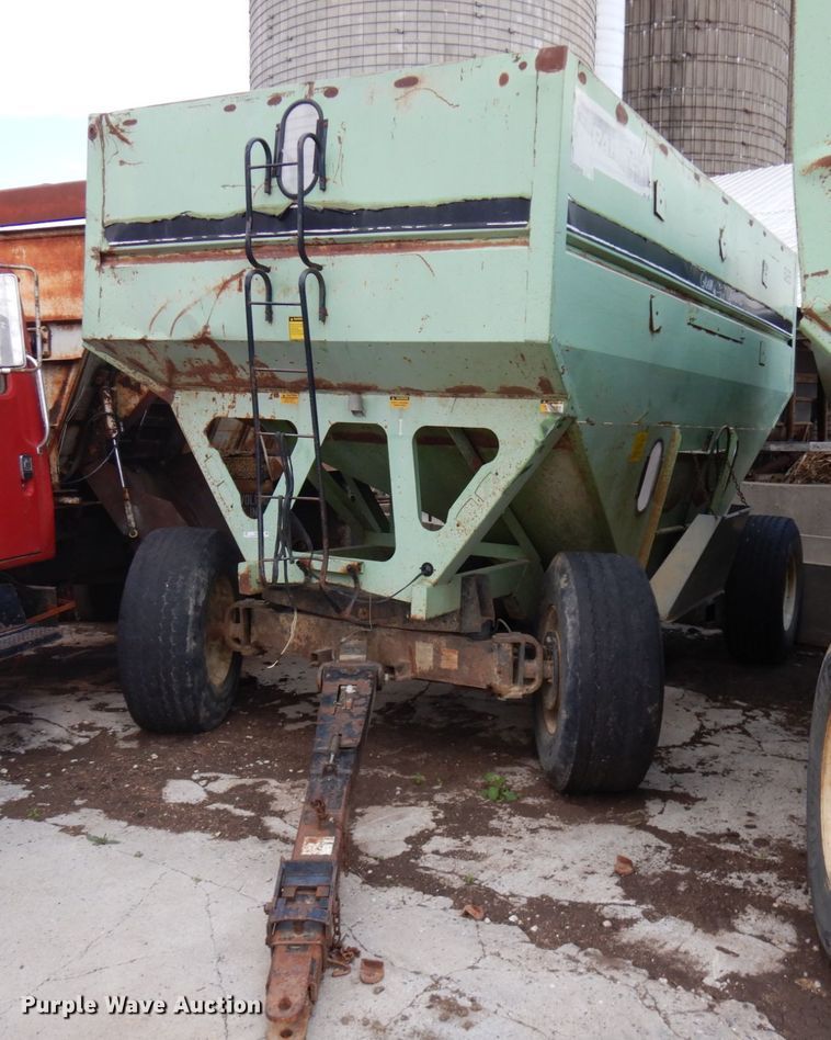 image for item IT9392 Parker 625  gravity wagon