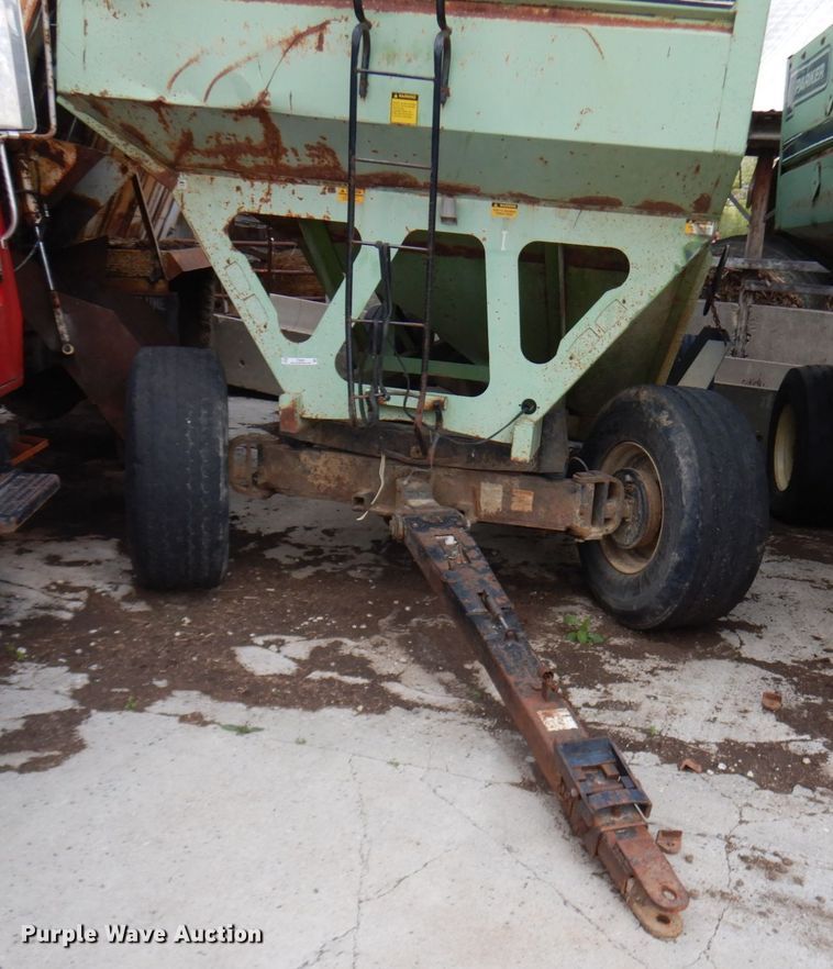 image for item IT9392 Parker 625  gravity wagon