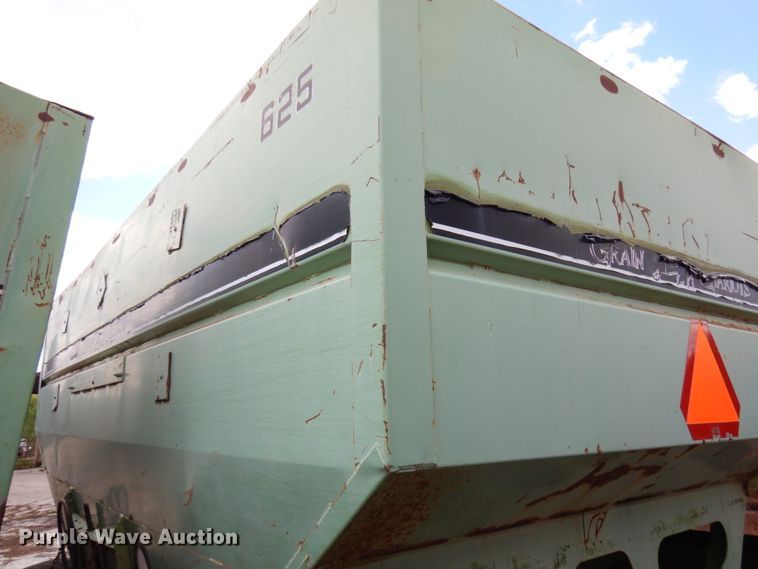 image for item IT9392 Parker 625  gravity wagon