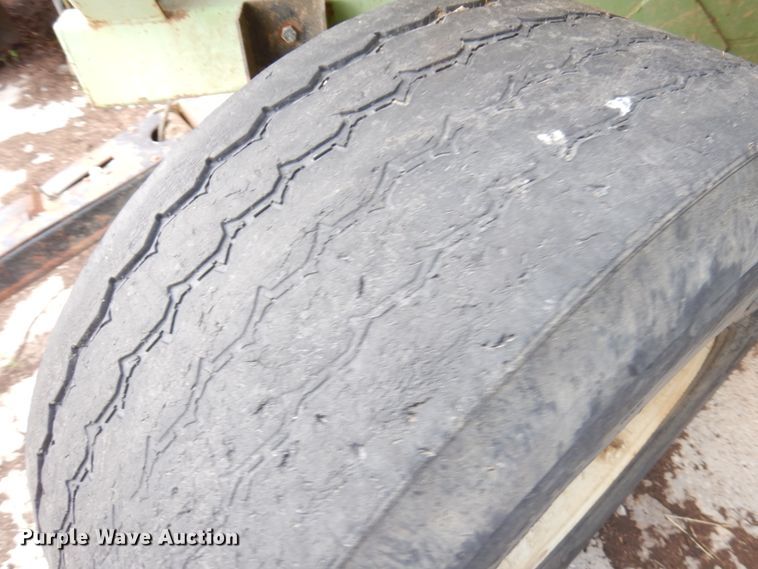 image for item IT9392 Parker 625  gravity wagon