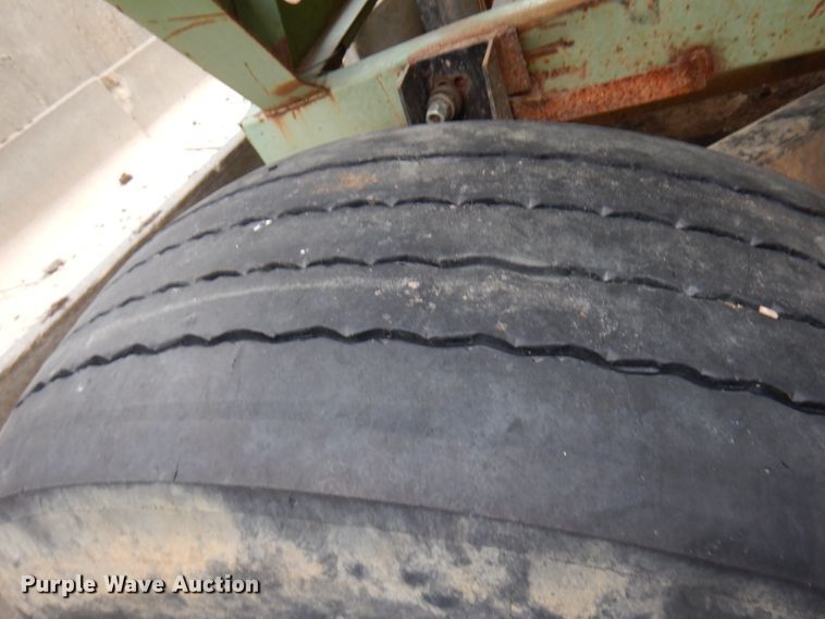 image for item IT9392 Parker 625  gravity wagon